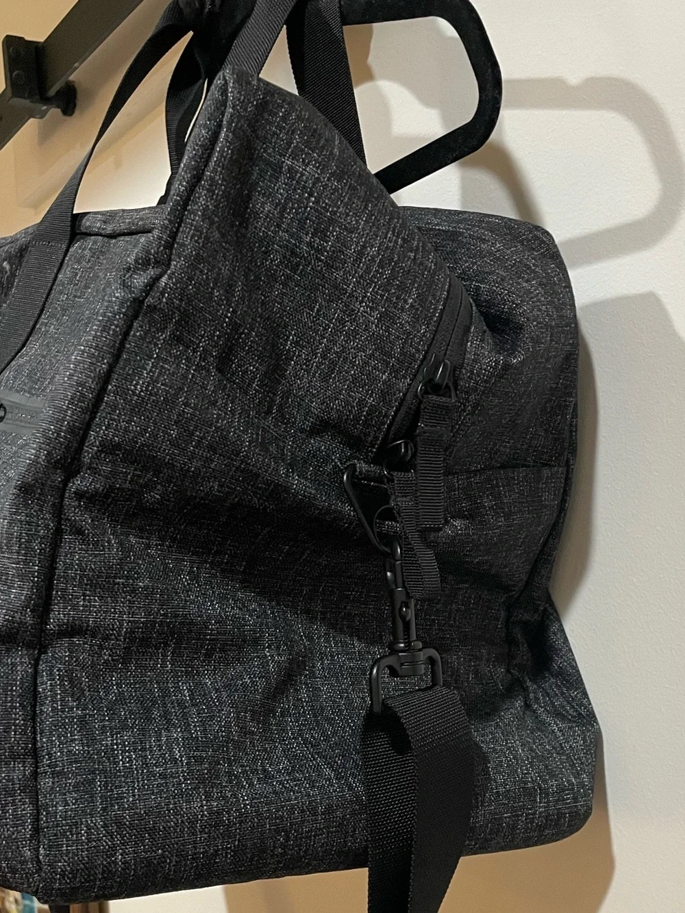 Everlane The Nylon Weekender Bag in Dark Gray